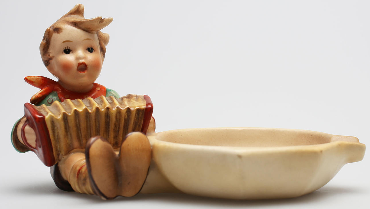 ASKFAT, porslin, M.I Hummel.