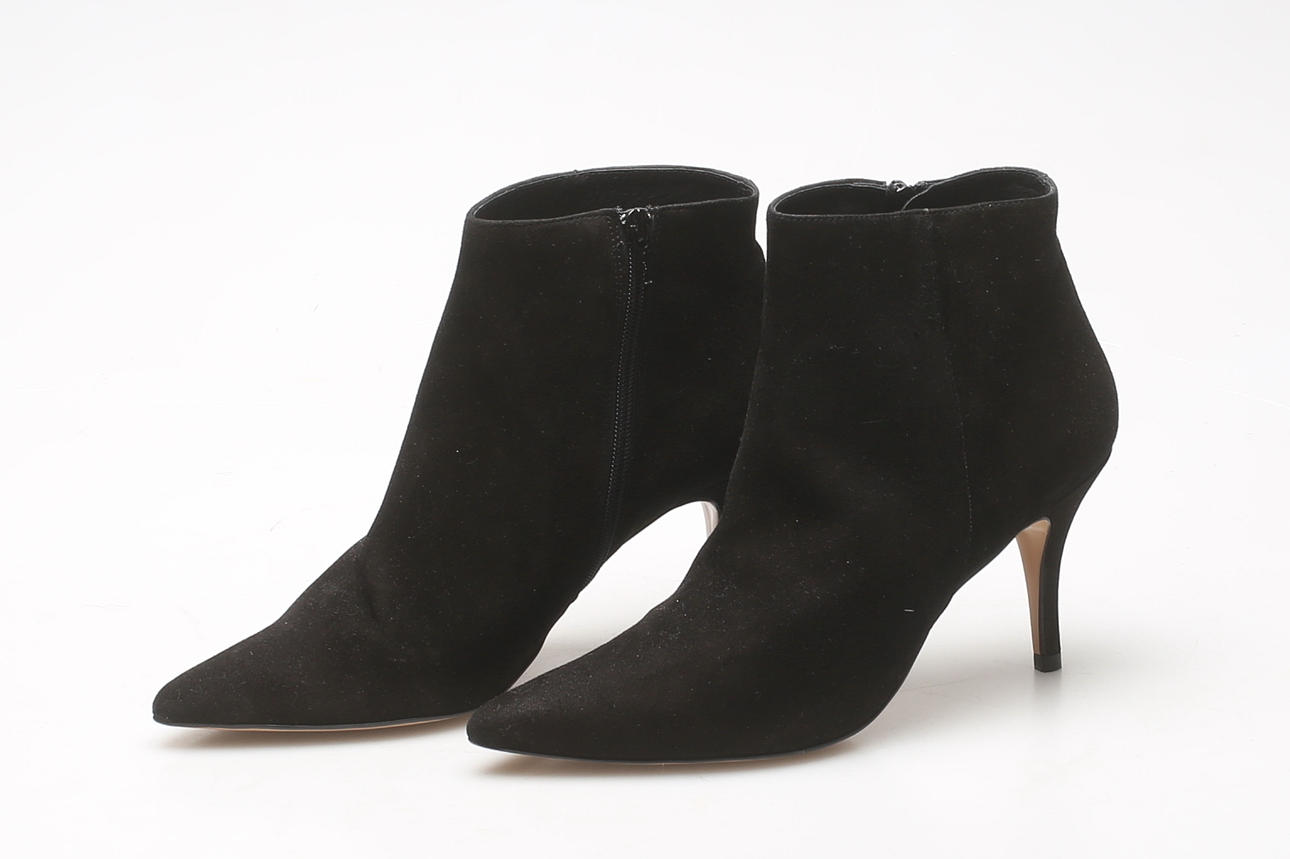 SKOR, ett par, Second female.