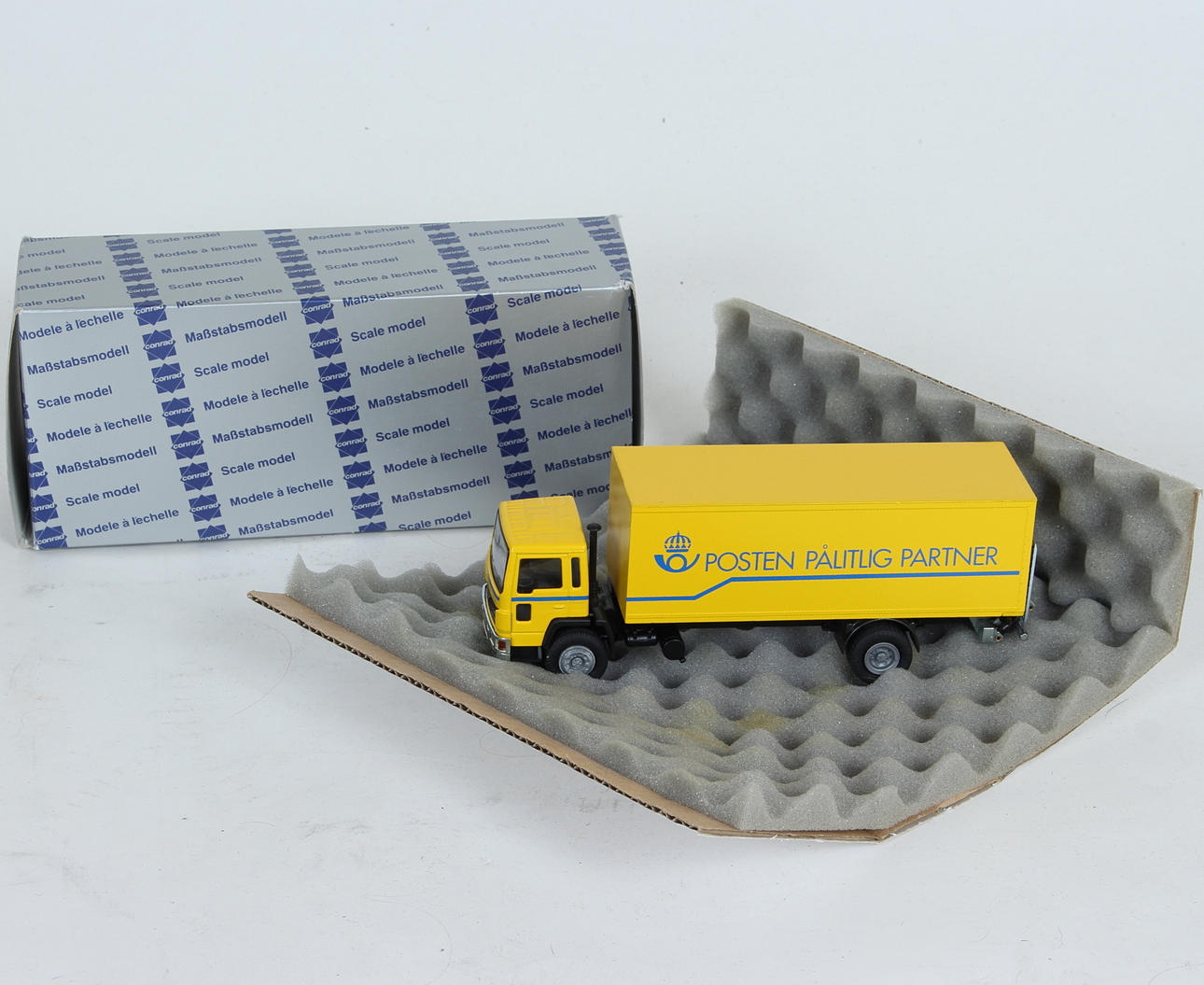 MODELLAUTO, Volvo LKW FL614 Posten, Conrad, Deutschland.