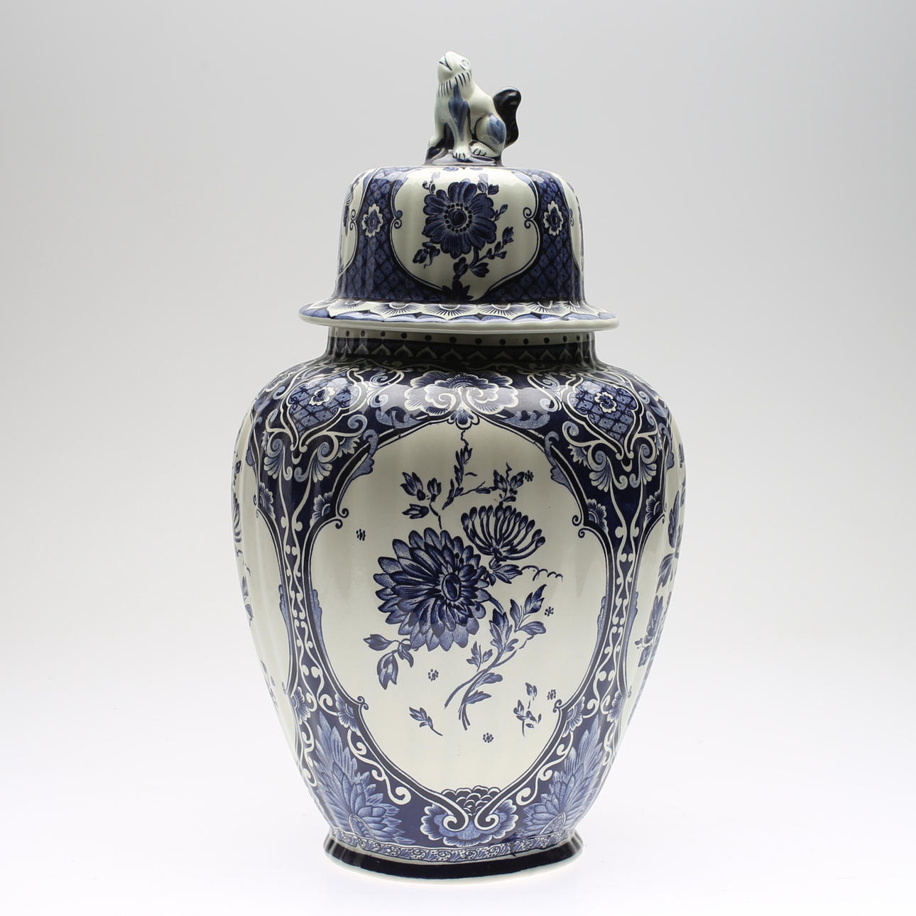 LOCKURNA, porslin, Boch, Holland, 1900-tal.