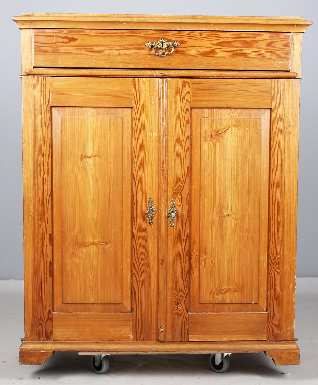 SKÅP, 1800/1900-tal.