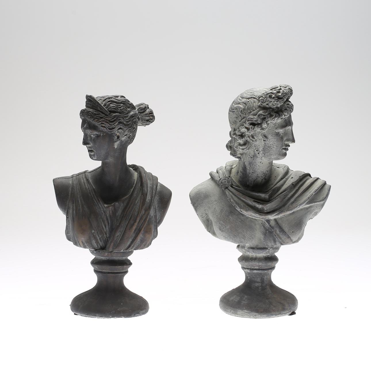 BUSTER, 2 stk, patineret beton.