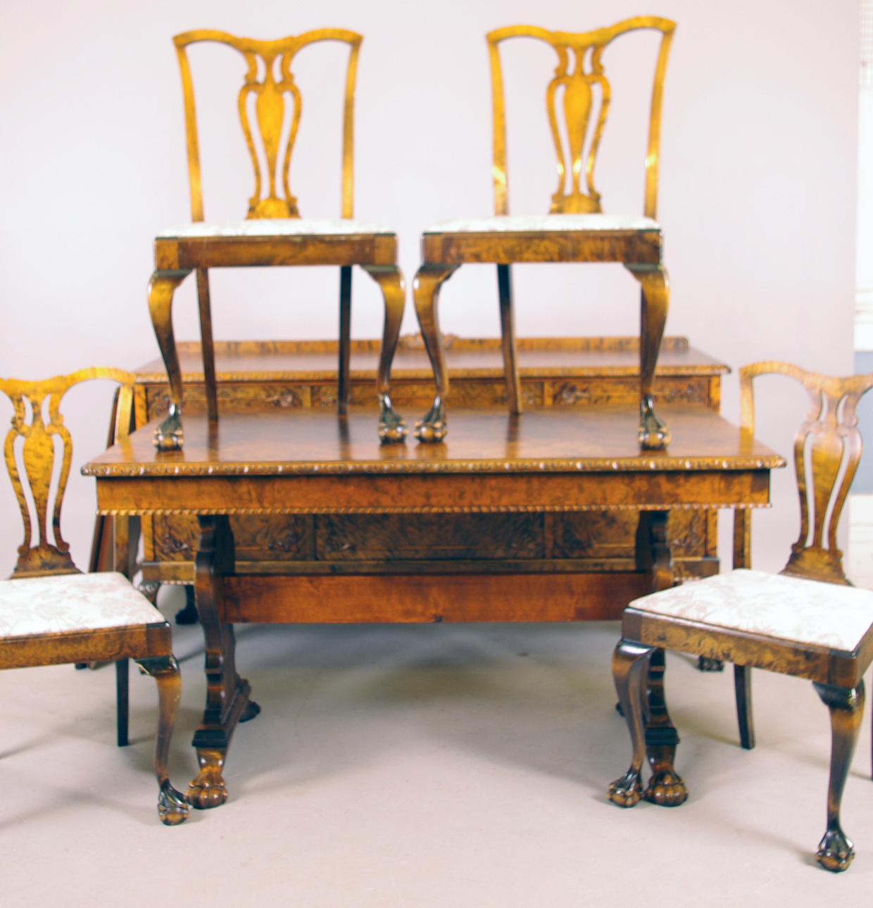 MATGRUPP, björk, chippendalestil.