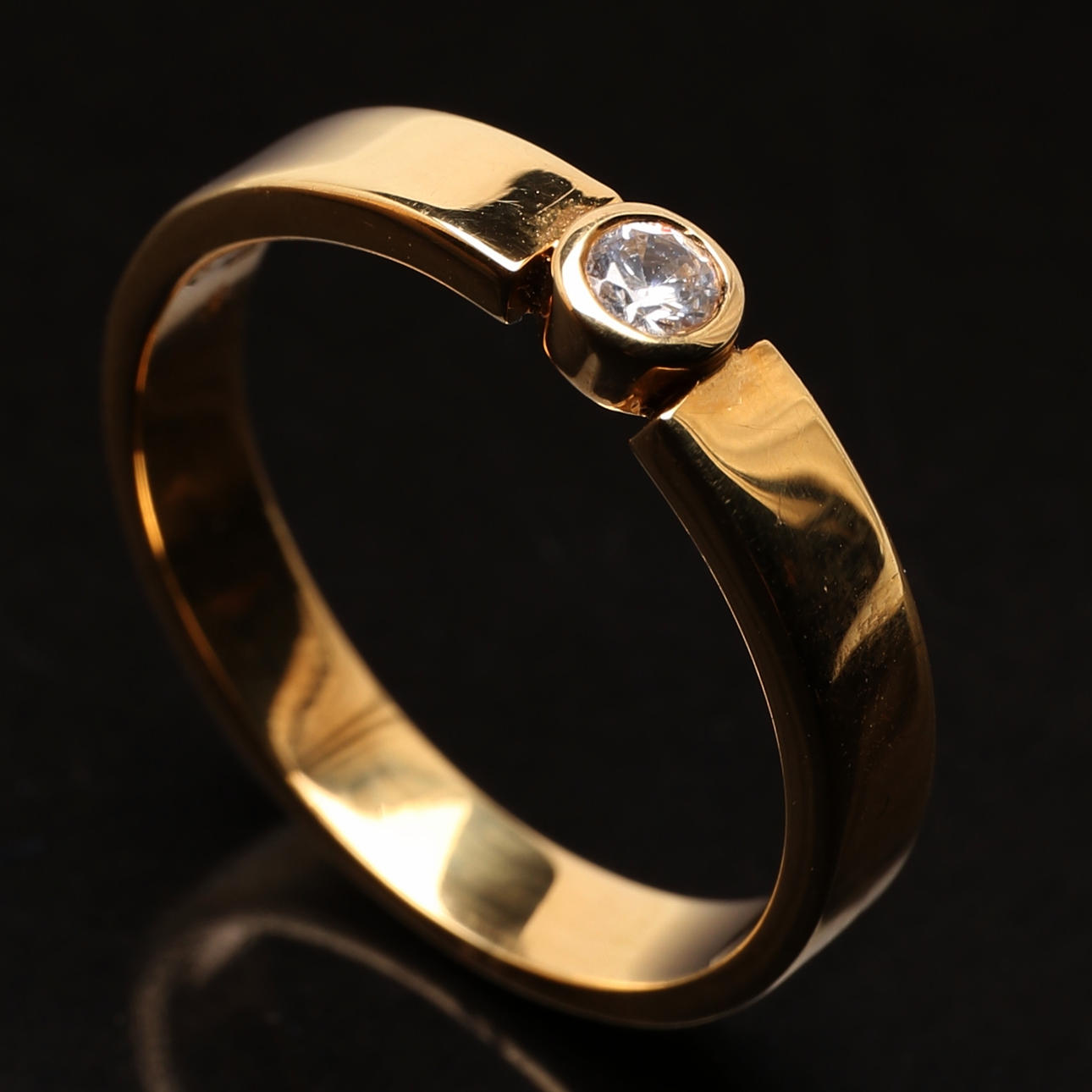 SINGLE STONE RING, 18K red gold, cub.