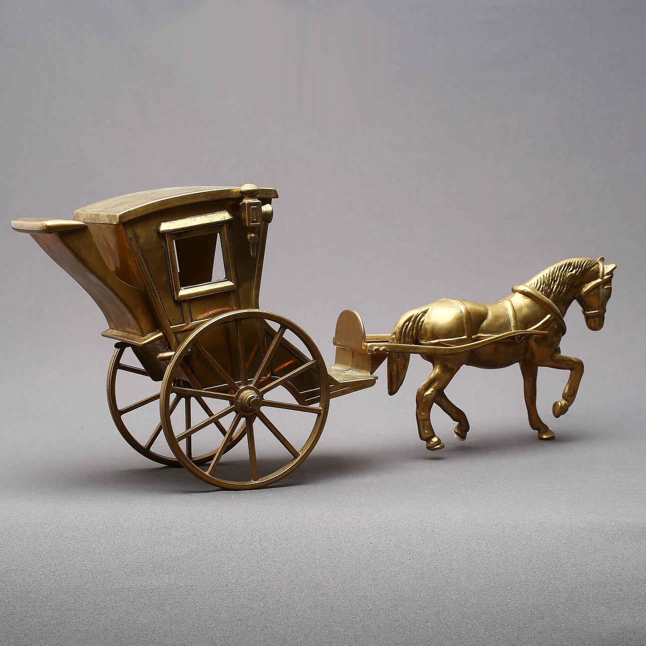 SKULPTUR, Pferd und Kutsche, Messing, 1900.