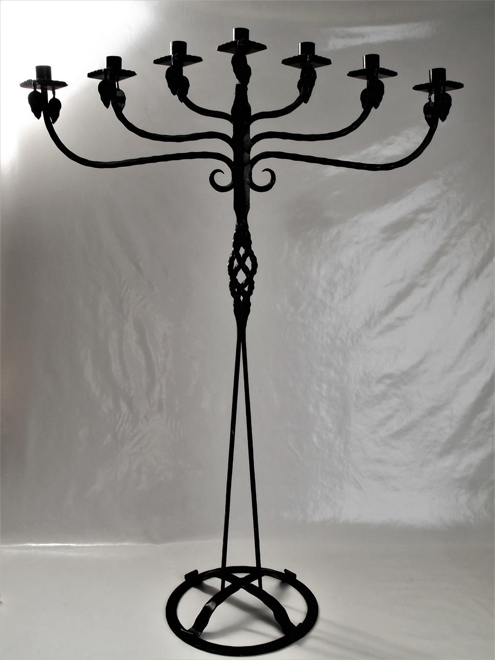 SIEBENARMIGE BODENKERZE, Schmiedeeisen.