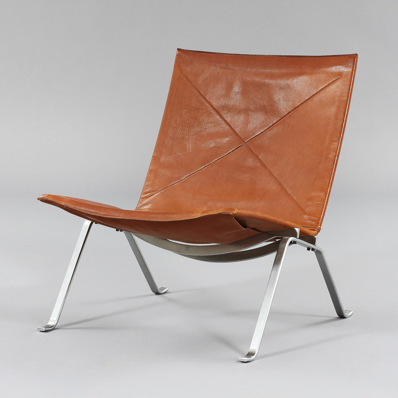 POUL KJAERHOLM. Fåtölj "PK-22". E Kold Christensen, Danmark.