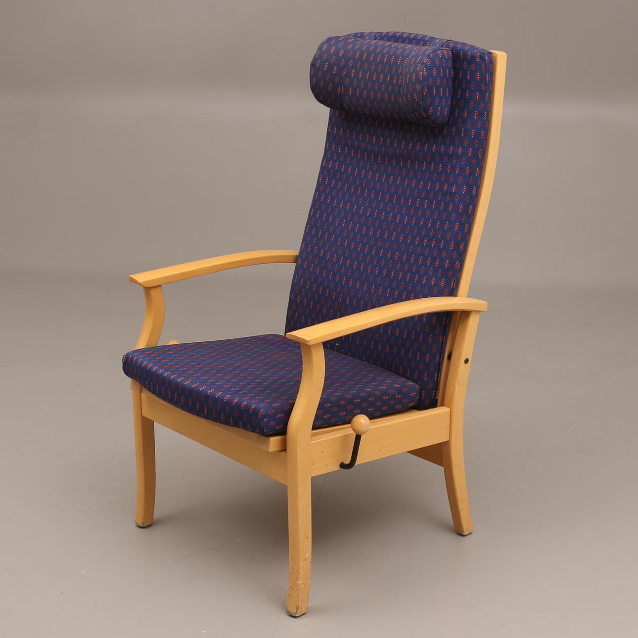 NOJATUOLI, Skandiform, säädettävä.