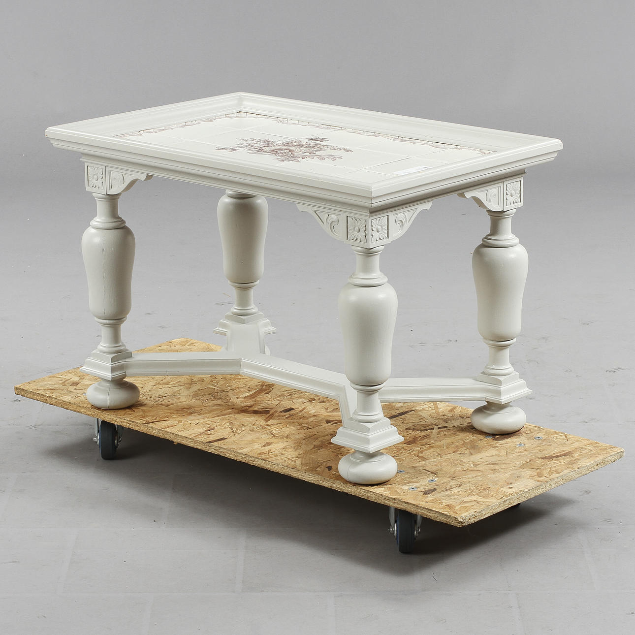 SOFFBORD. Bordsskivan med kakelplattor, Uppsala Ekeby.