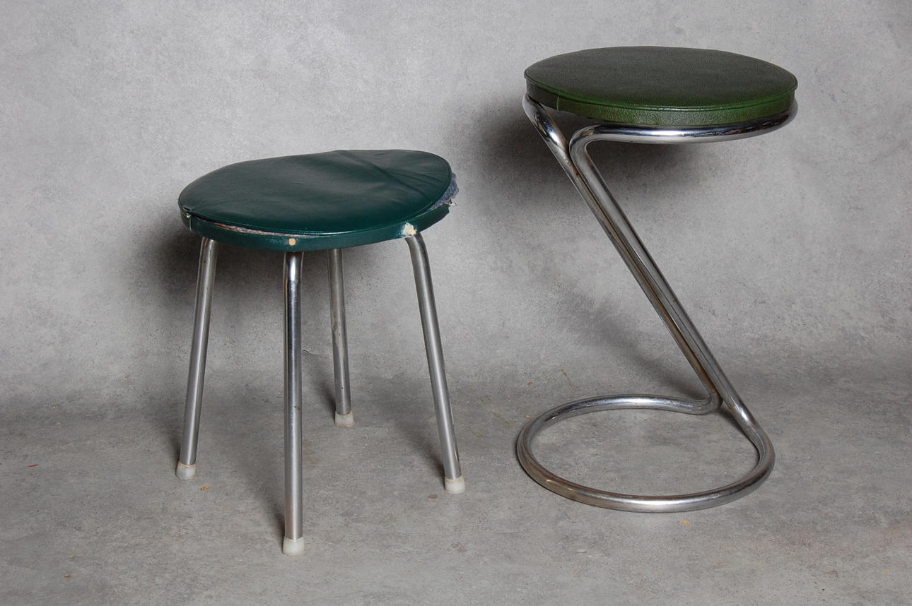 PALLAR, 2 st , varav en design Gilbert Rohde 1930-tal.