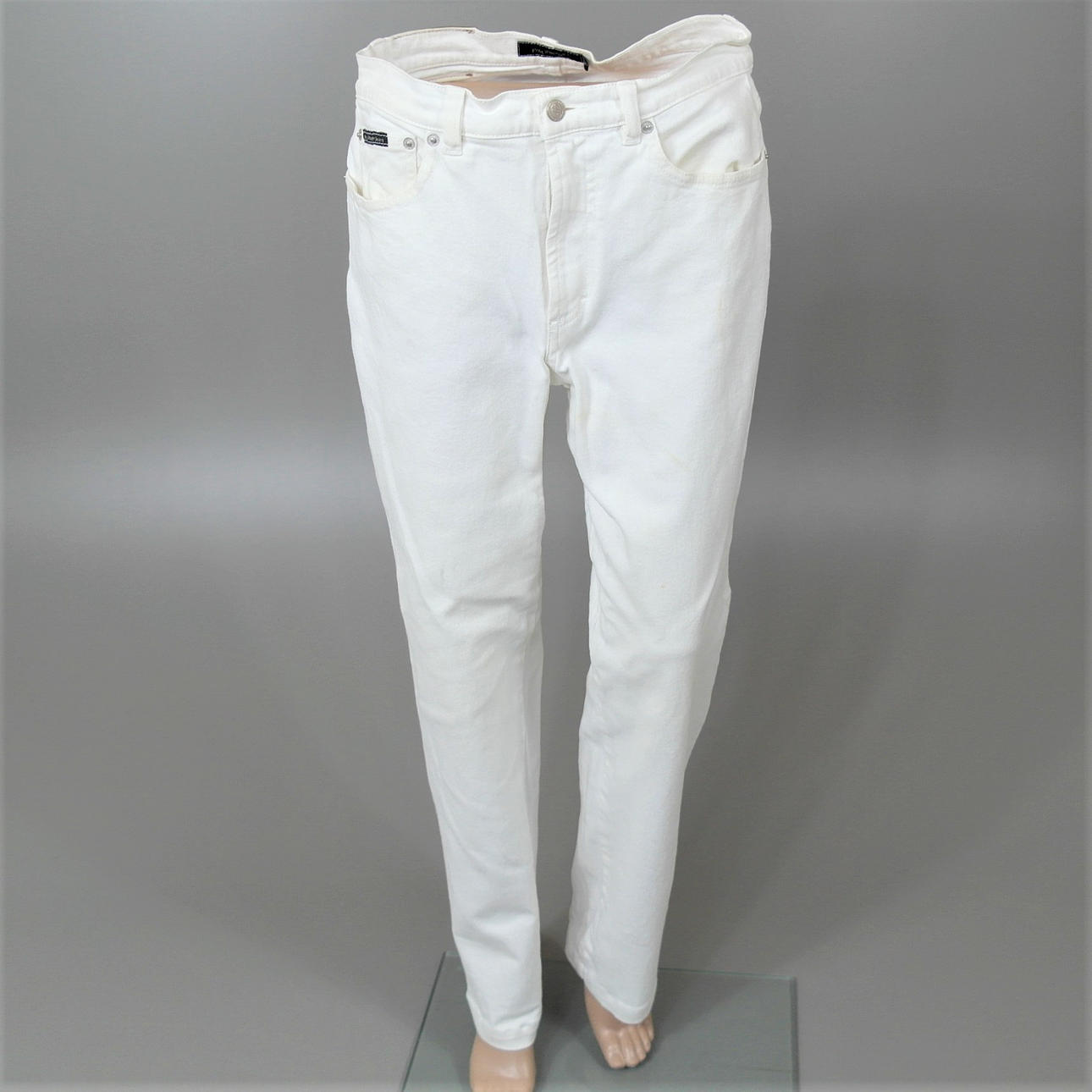 JEANS. Prêt-à-porter.