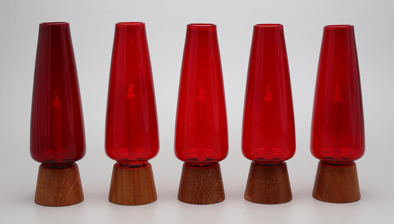 LJUSSTAKAR, 5 st, glas, teak, 1950-60-tal.