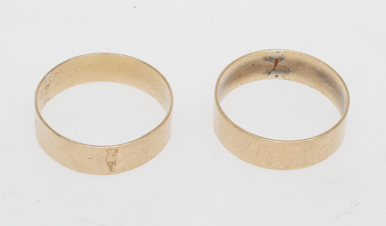 RINGAR, 2 st, 14k guld, vikt ca 3,9 gr.