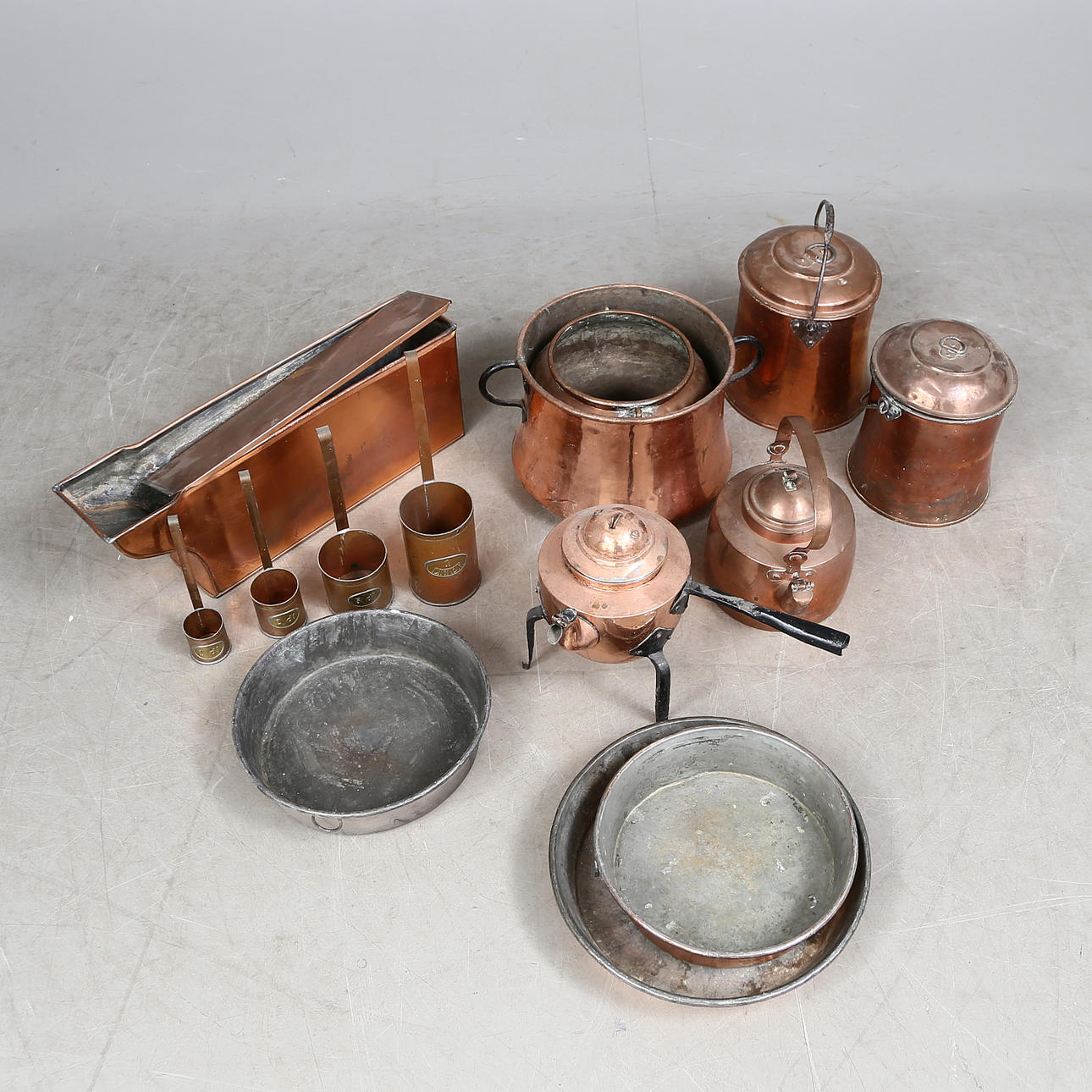 SAMLING KOPPARFÖREMÅL, 18/1900-tal.