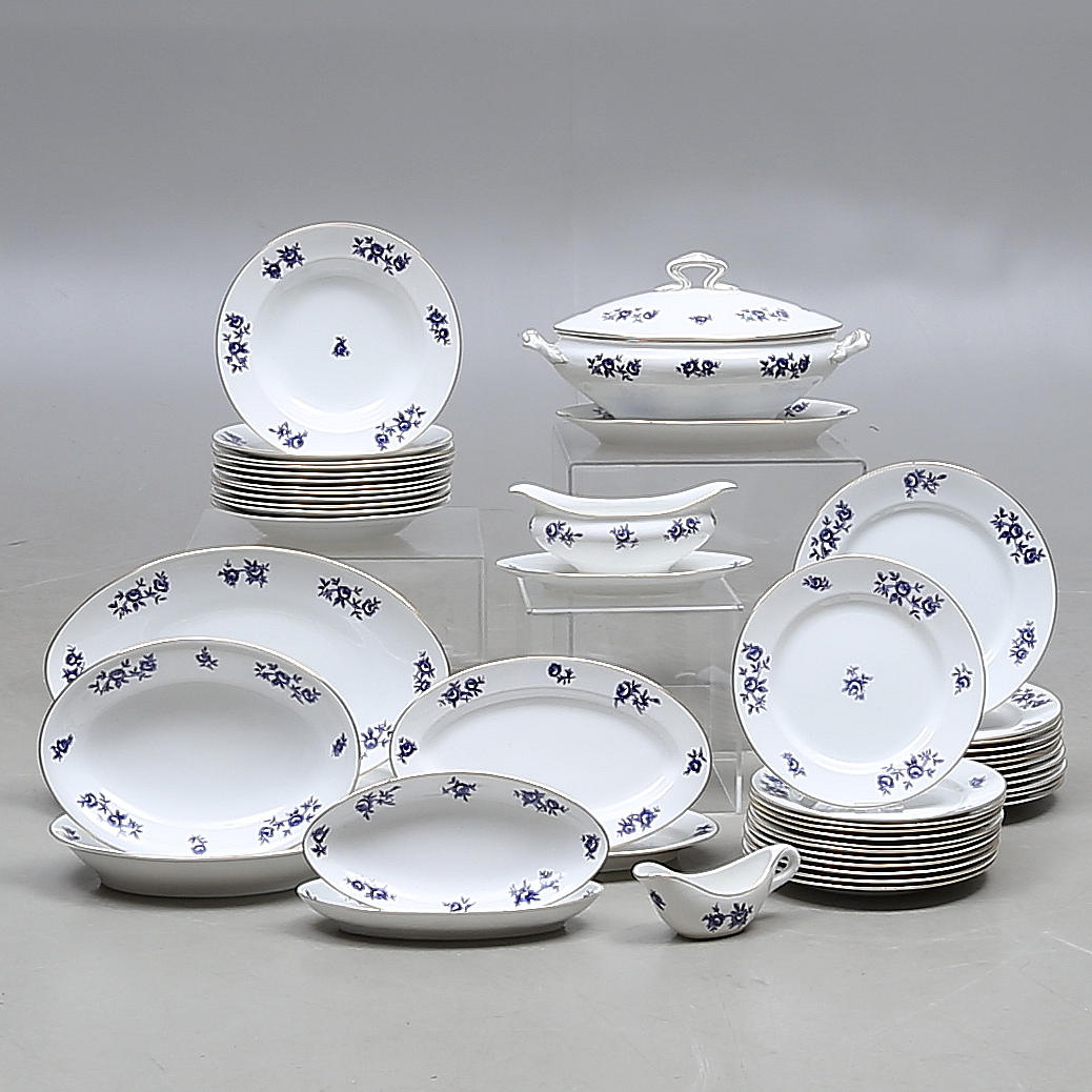 SERVIS, 86 delar, porslin, "Blå Ros", Rörstrand, 1900-tal.