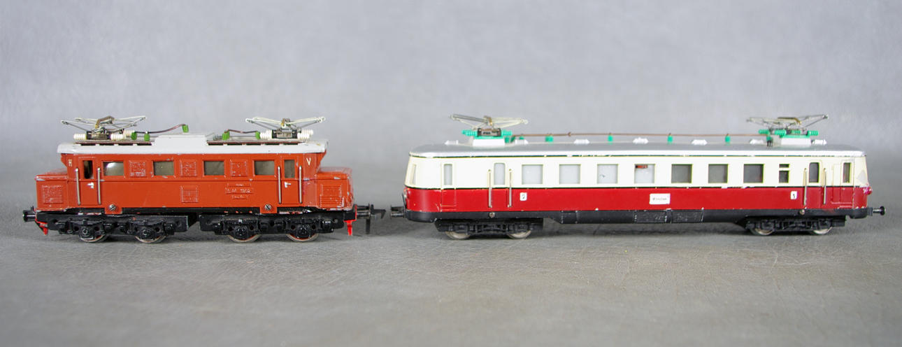 LEKSAKSLOK, 2 stycken, bl.a. Fleischman.