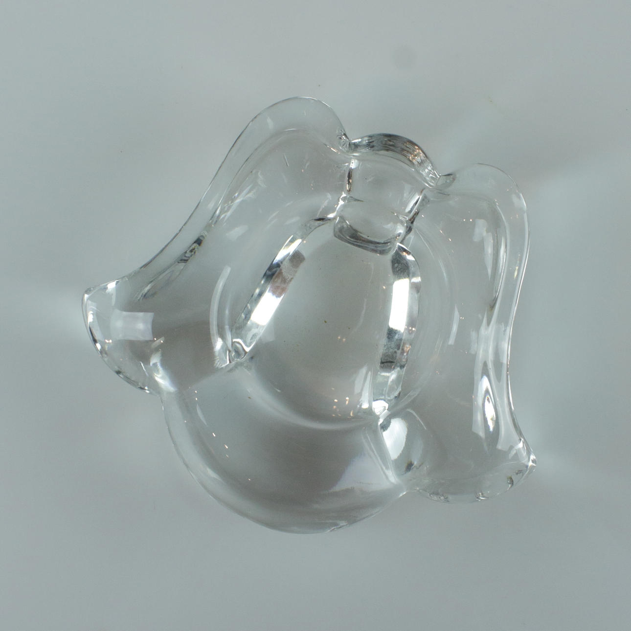 ASHTRAY, glass, Orrefors, Lars Hellsten, signed.