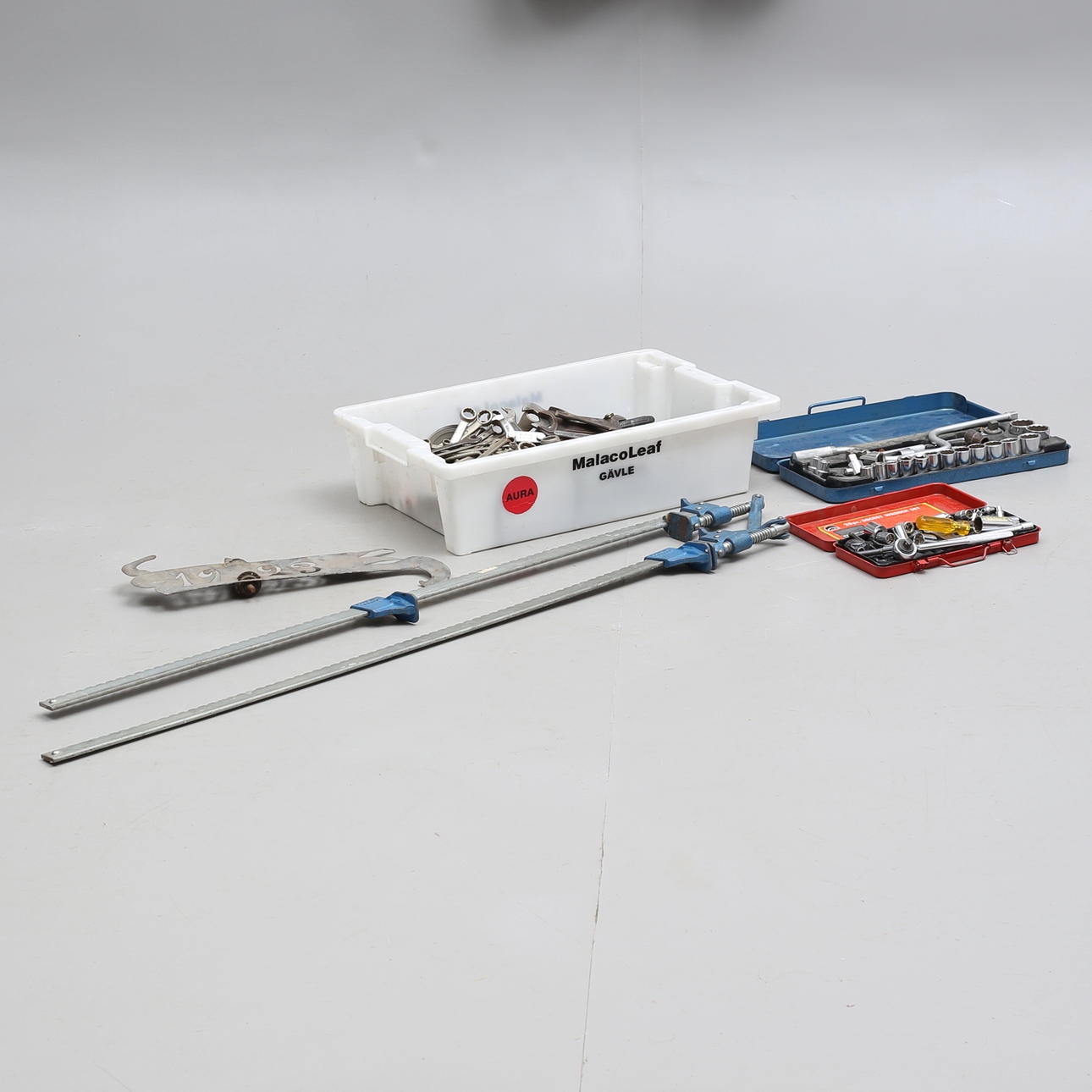 LIMKNEKTAR, TVINGAR, SKRUVNYCKLAR mm, parti.