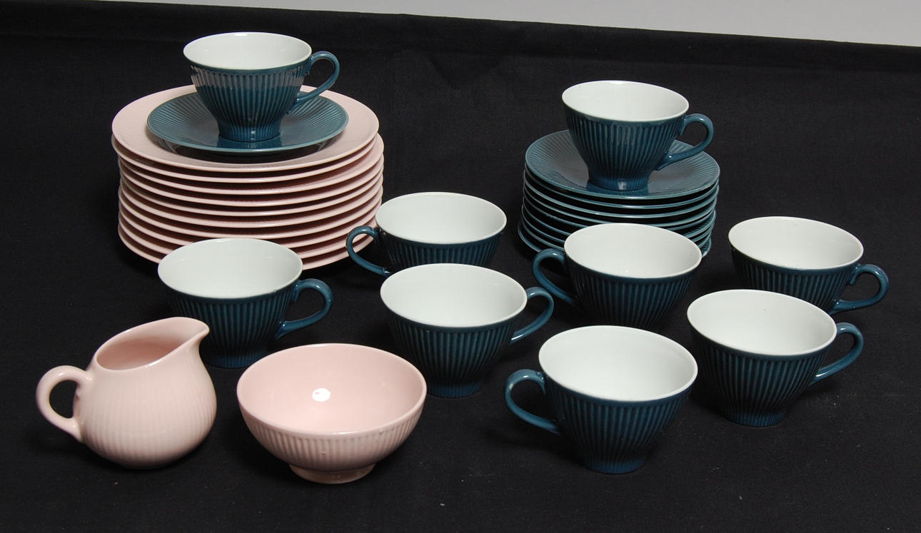 KAFFESERVISDELAR, 31 delar, bland annat " Sointu " Kaj Franck, Arabia, 1950-tal.