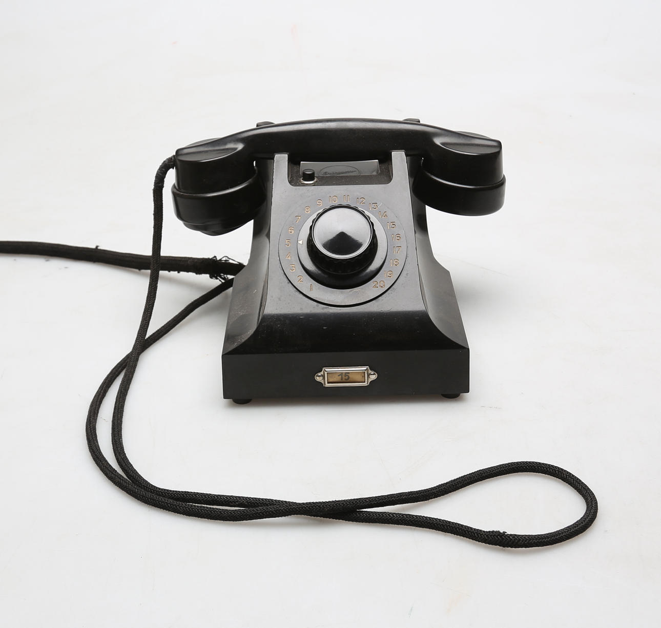 TELEFON.