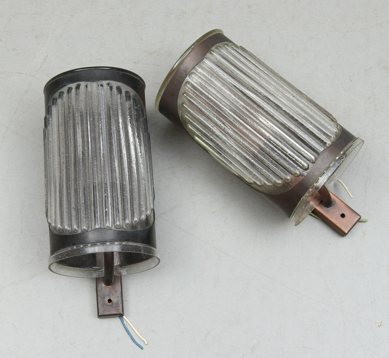 VÄGGLAMPOR, ett par, design Nils H Ledung, Bankaryd.