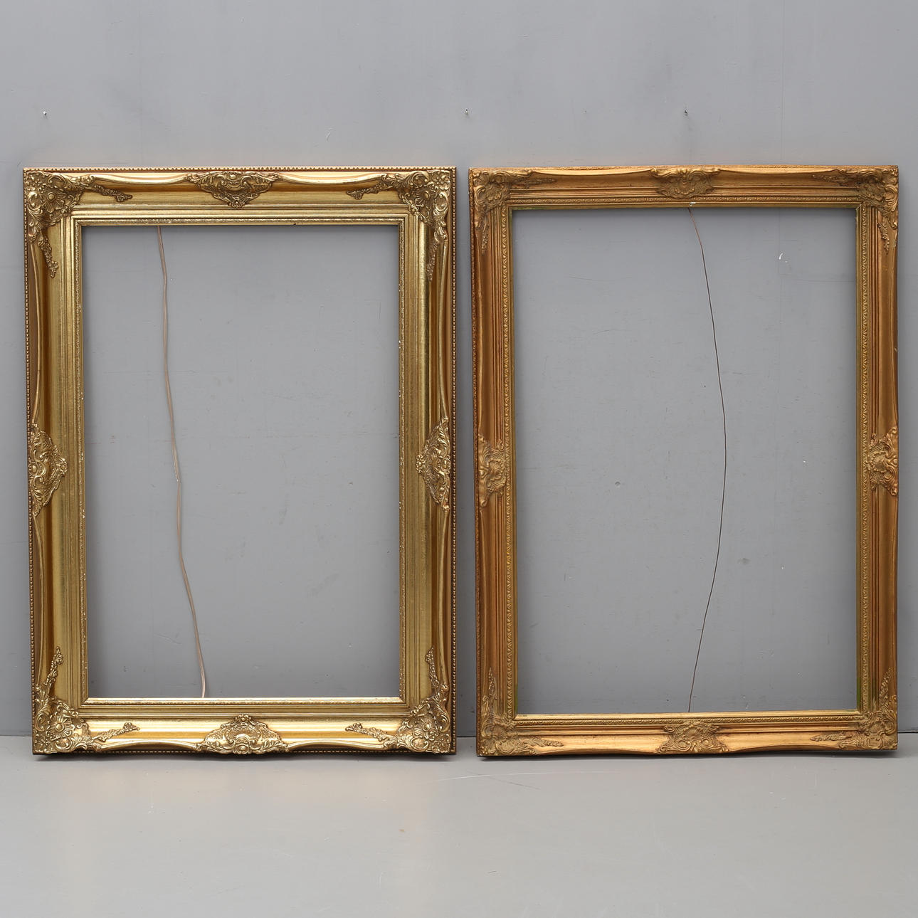 PICTURE FRAMES, 2 pcs, gilded.