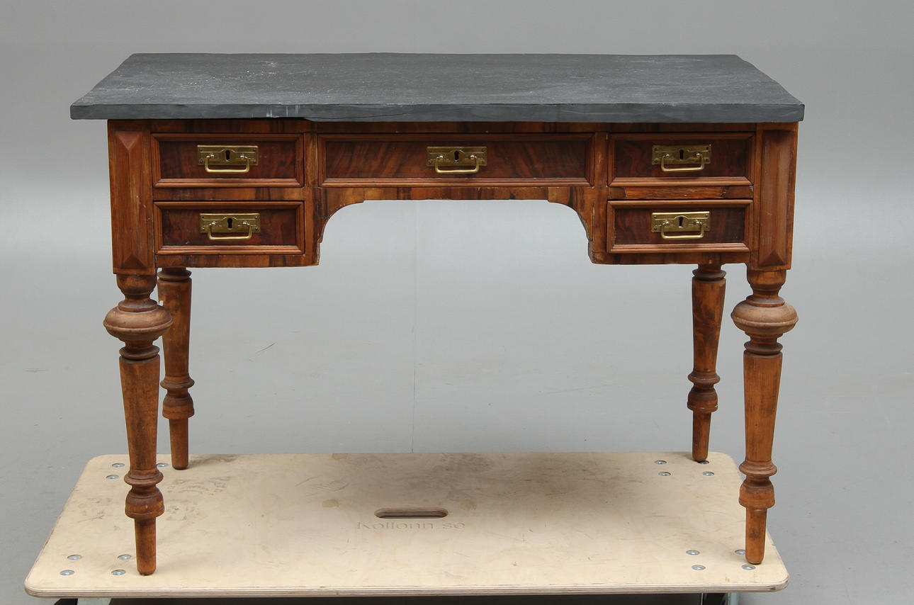 SKRIVBORD med skifferskiva, 1800-tal.