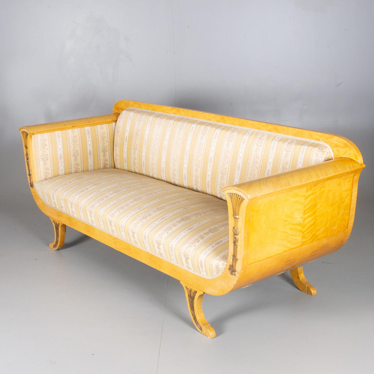SOFÁ DE SALÓN, abedul, estilo imperio.