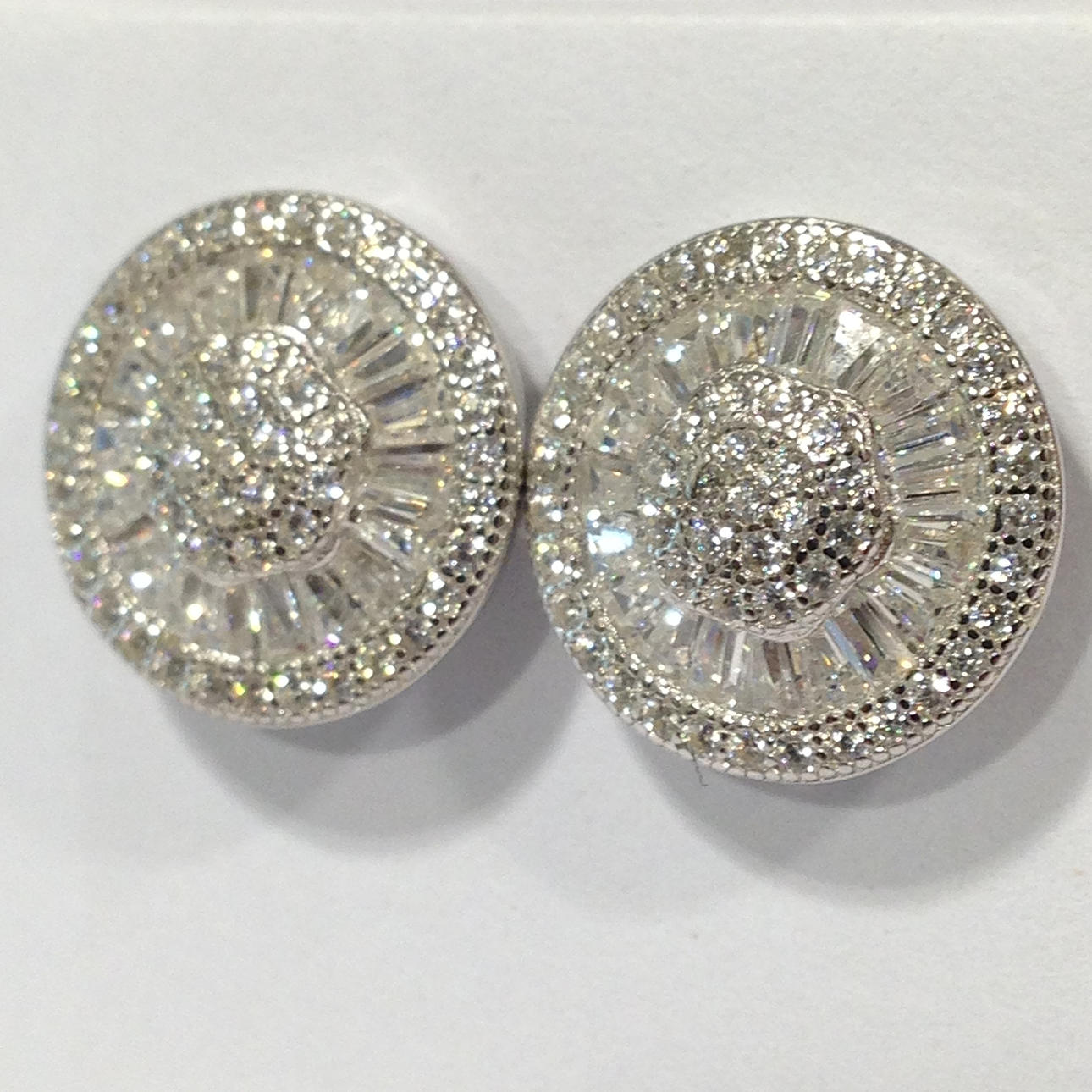 TARGET STUD EARRINGS.