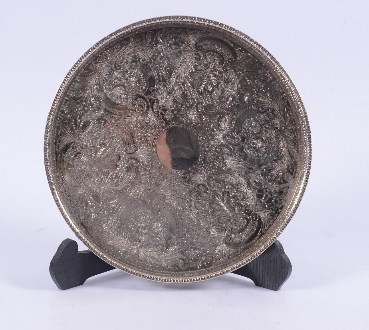 BRICKA, kopparpläterad, Mema Märkström.