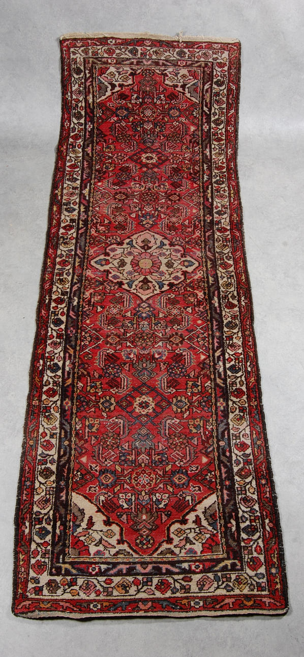 GALLERIMATTA, Iran, 307 x 96 cm.