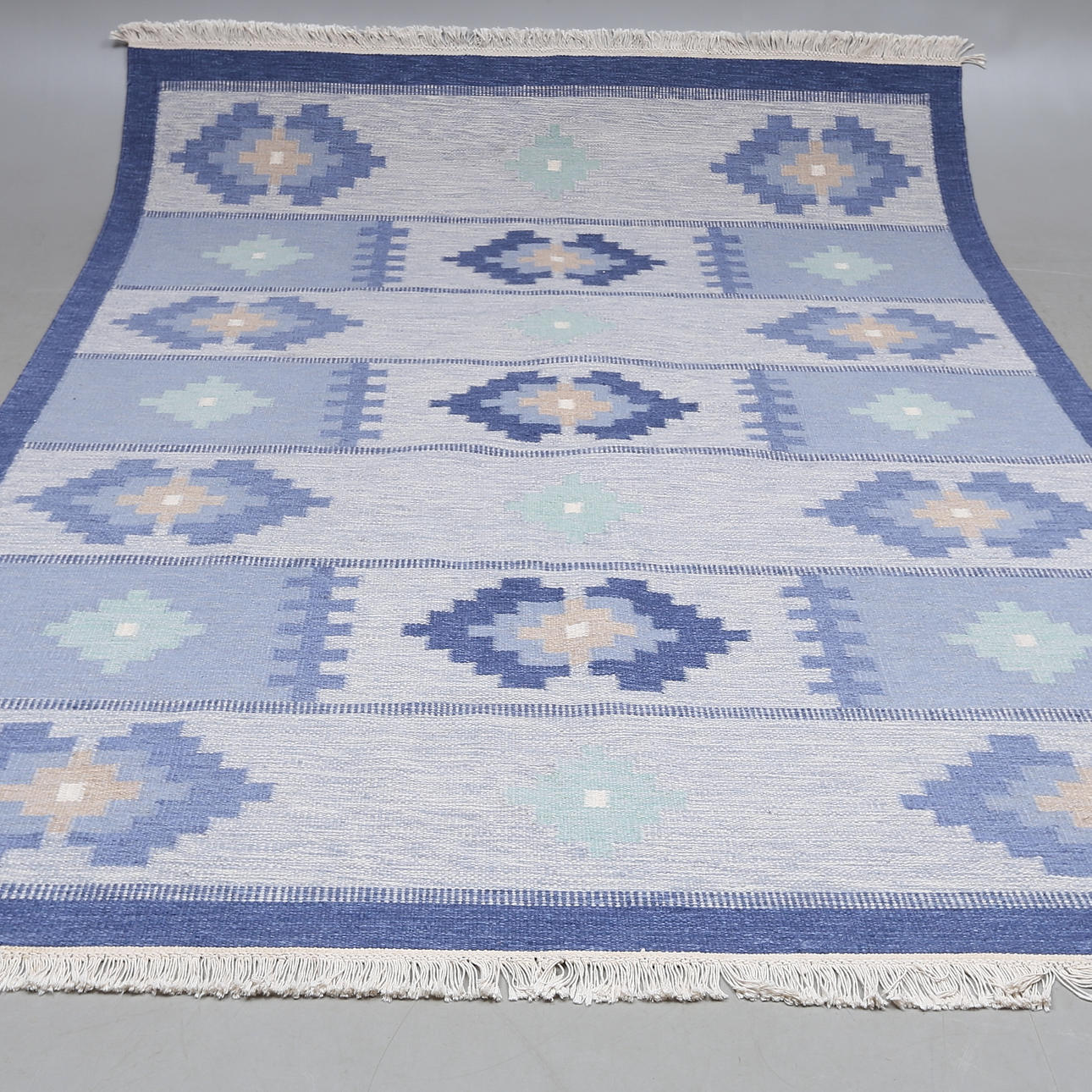 TEPPICH, Spannbettlaken, ca. 300 x 200 cm.