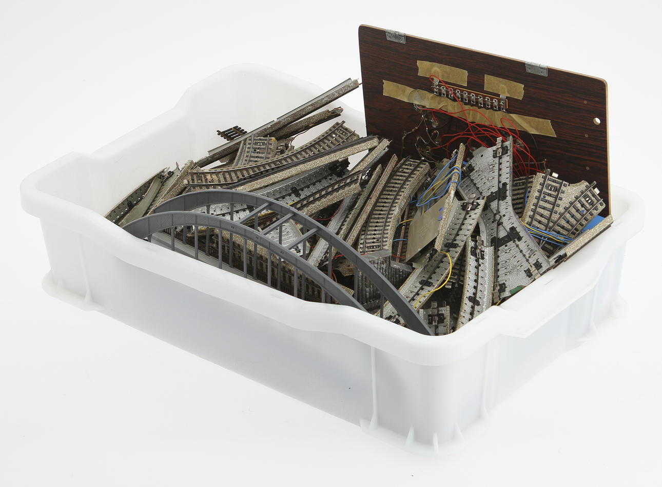 TÅRGRÄLS + transformator, elektromagnetiskt växelpar och kontrollpanel, Märklin.