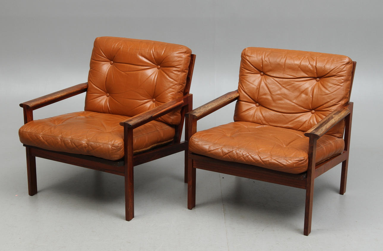 FÅTÖLJER, ett par, trol. "Capella", Illum Wikkelsø, Danmark.