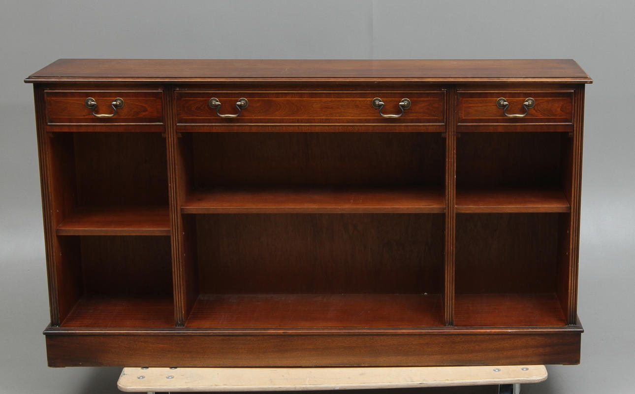 SKÆNK, engelsk stil, 1900-tallet.