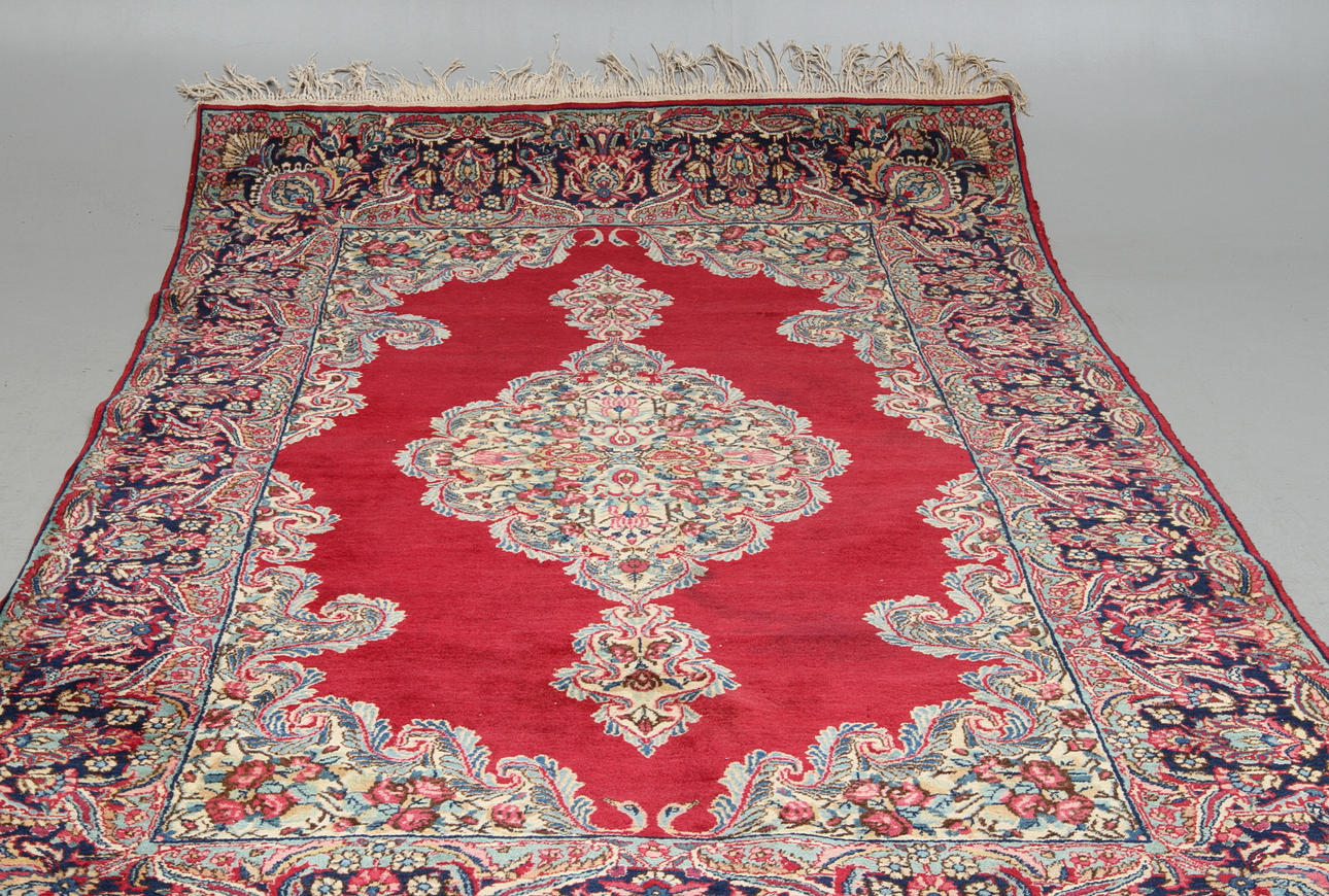 MATTA, orientalisk, ca 225 x 136 cm.