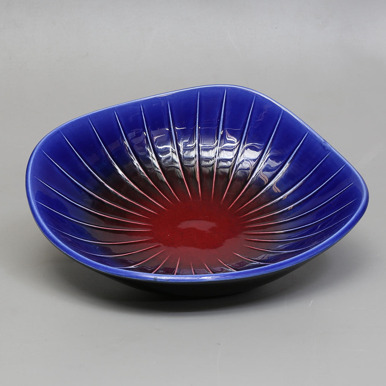 SKÅL, serien "Sparaxis", Rörstrand, 1900 tal.