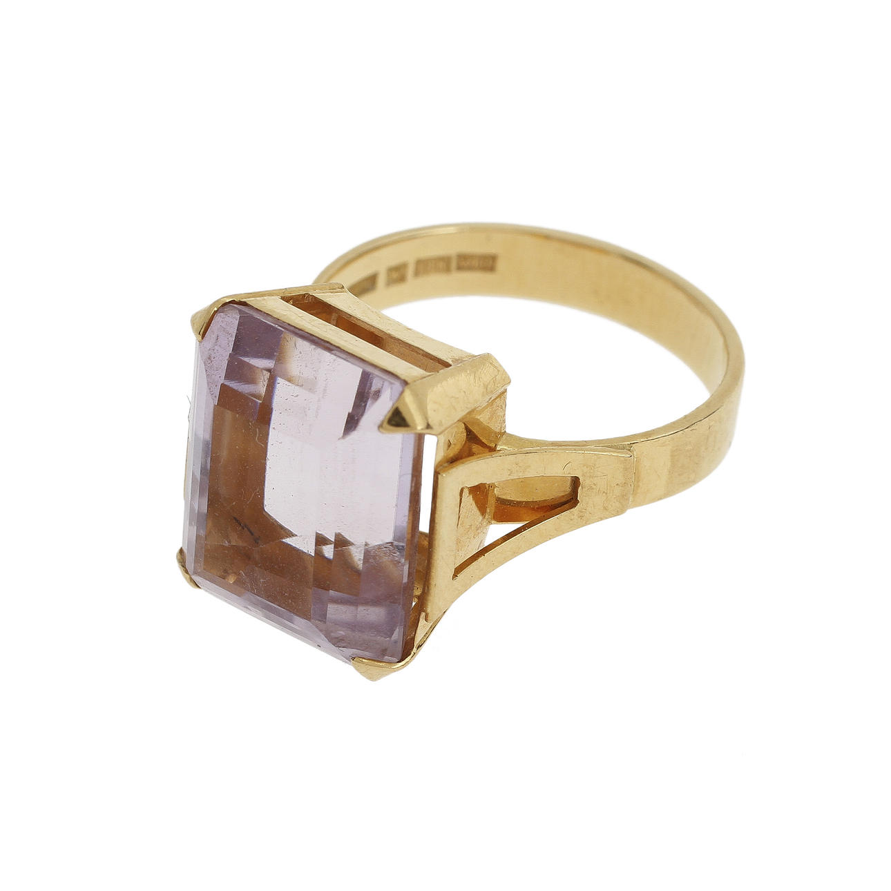 RING, 18k guld med lila sten, 6,7 gram.