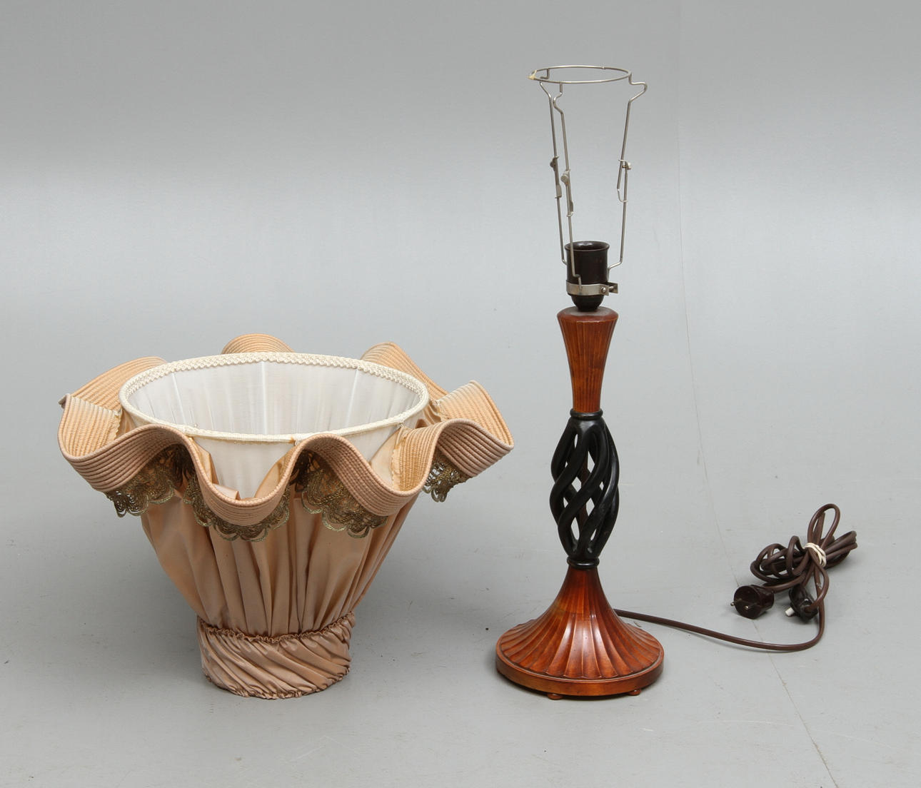 BORDSLAMPA, 1900-talets första hälft.