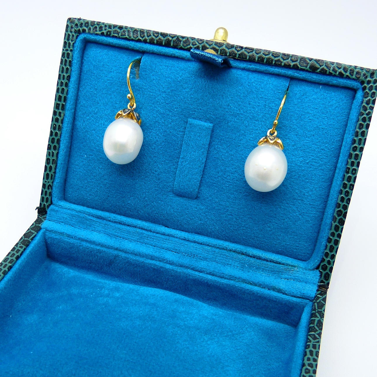 PENDIENTES PERLAS ESTILO VINTAGE.