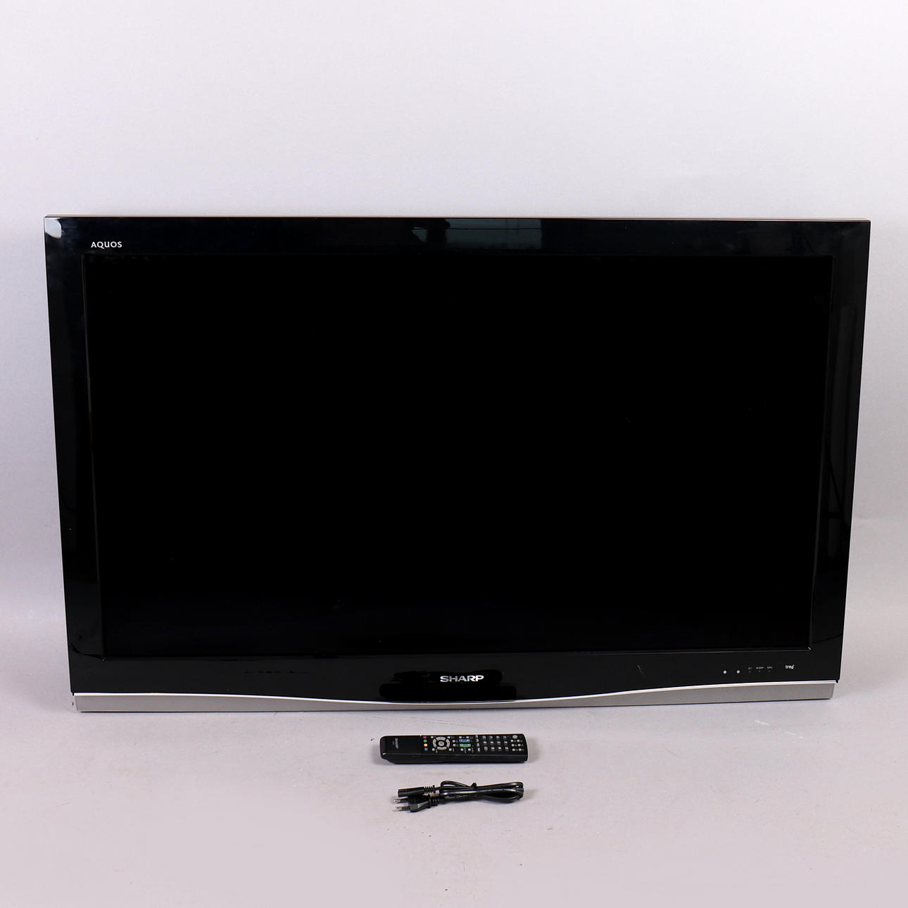 LCD-Fernseher. 46 Zoll, LC-46xD1E, Sharp, 2006.
