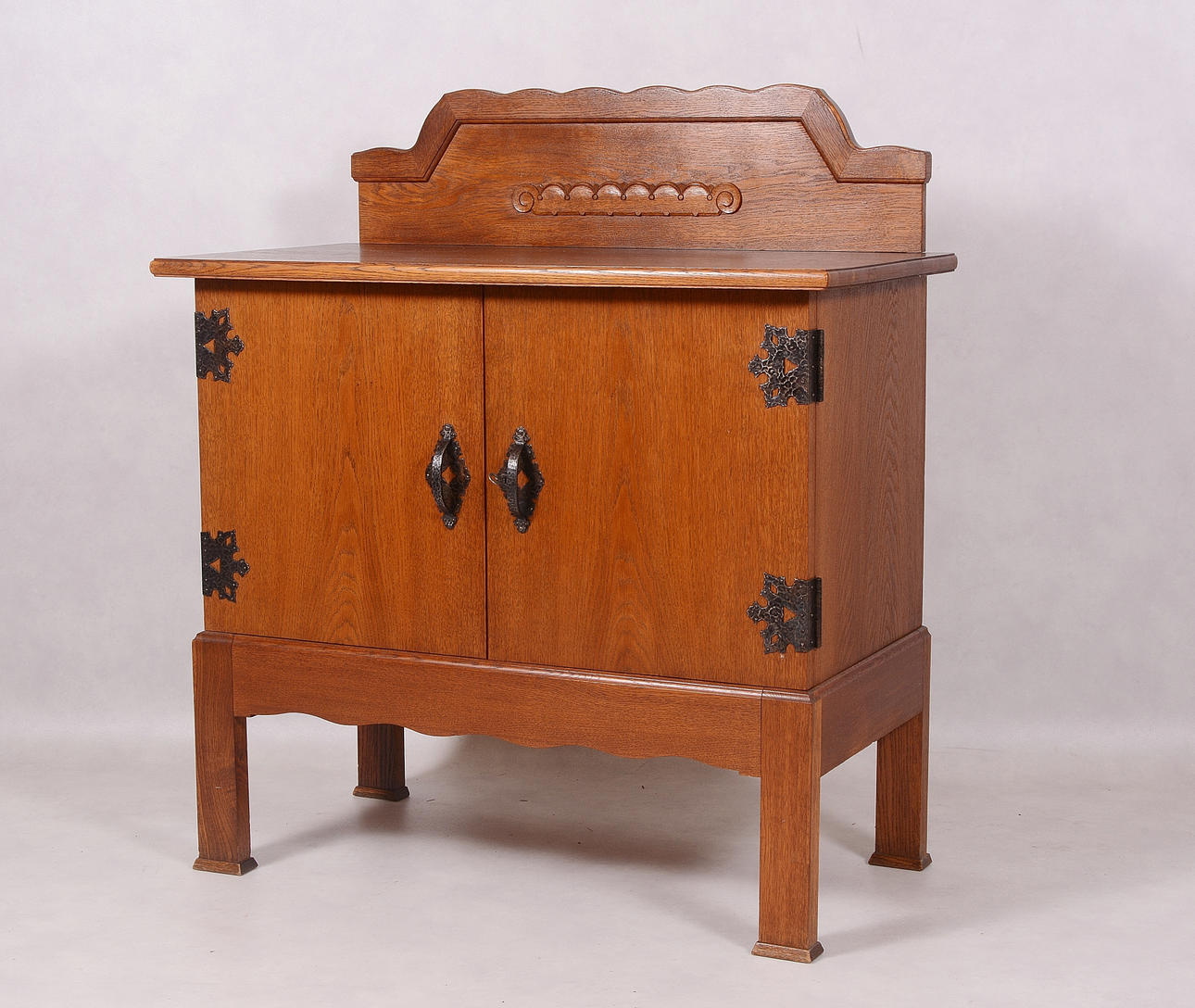 SKÅP, ek, 1900-tal.