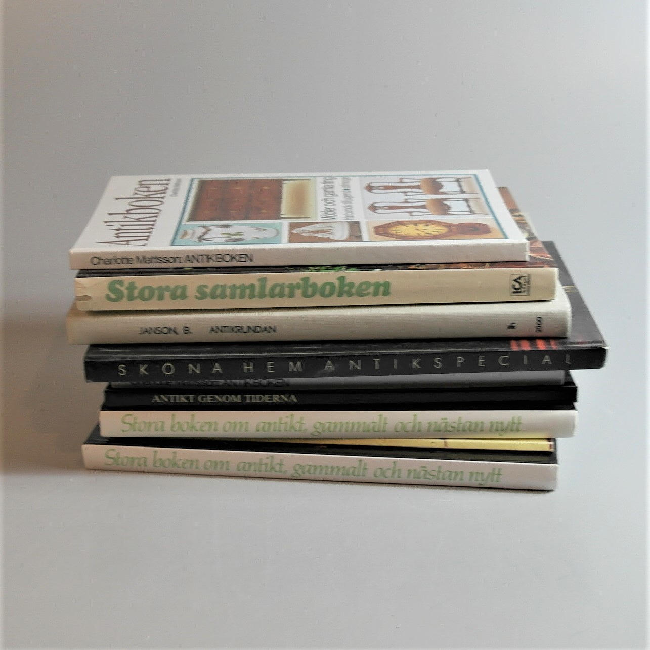 BÖCKER om antik och auktion. 9 delar.