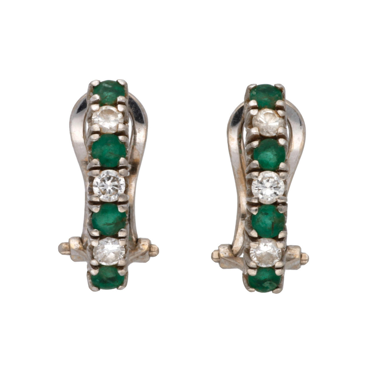 Smaragdi- ja timanttikorvakorut.