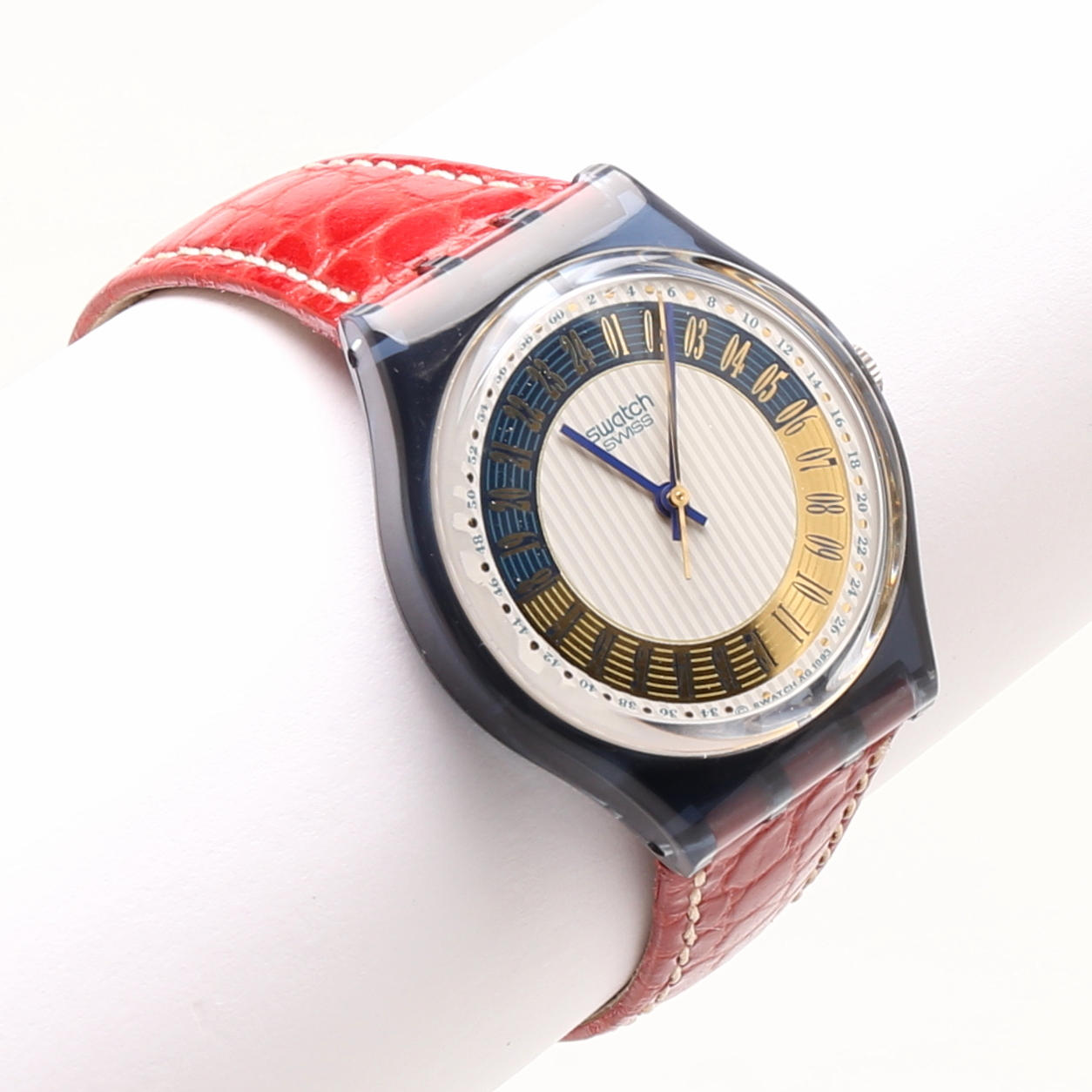 WRIST WATCH, plastic and leather, quartz, 