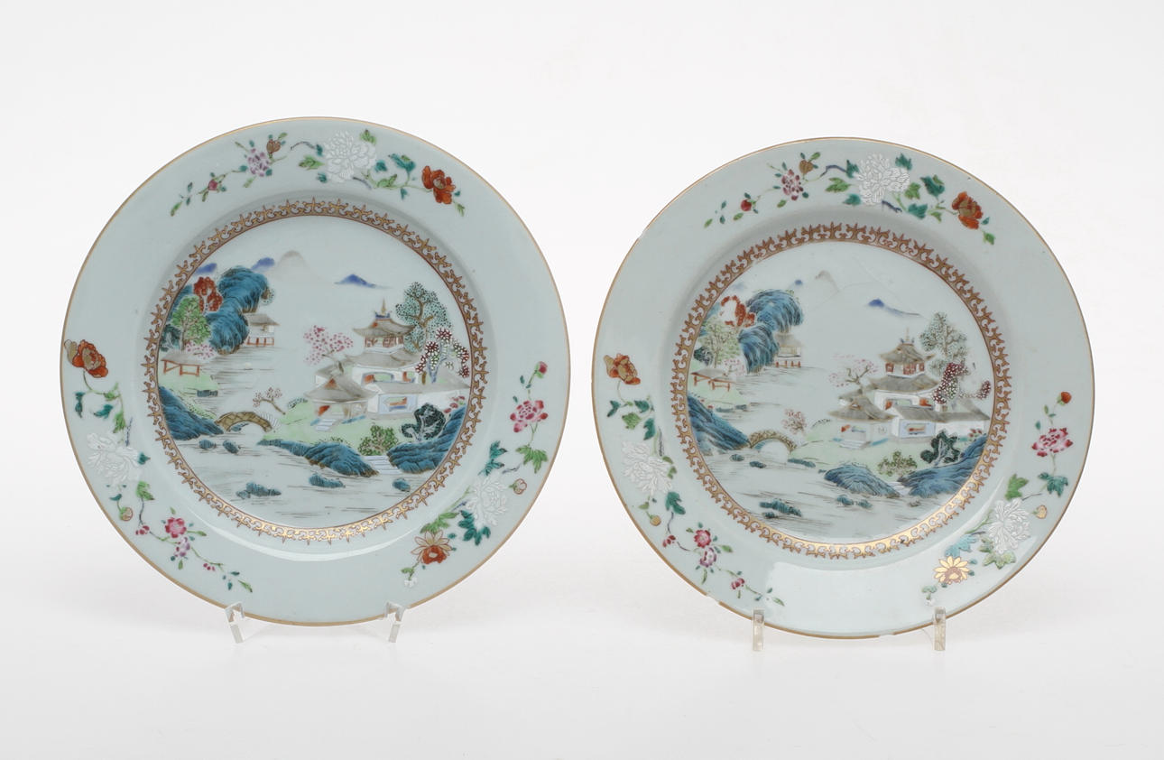 TALLRIKAR, 2 st, porslin, Kina.