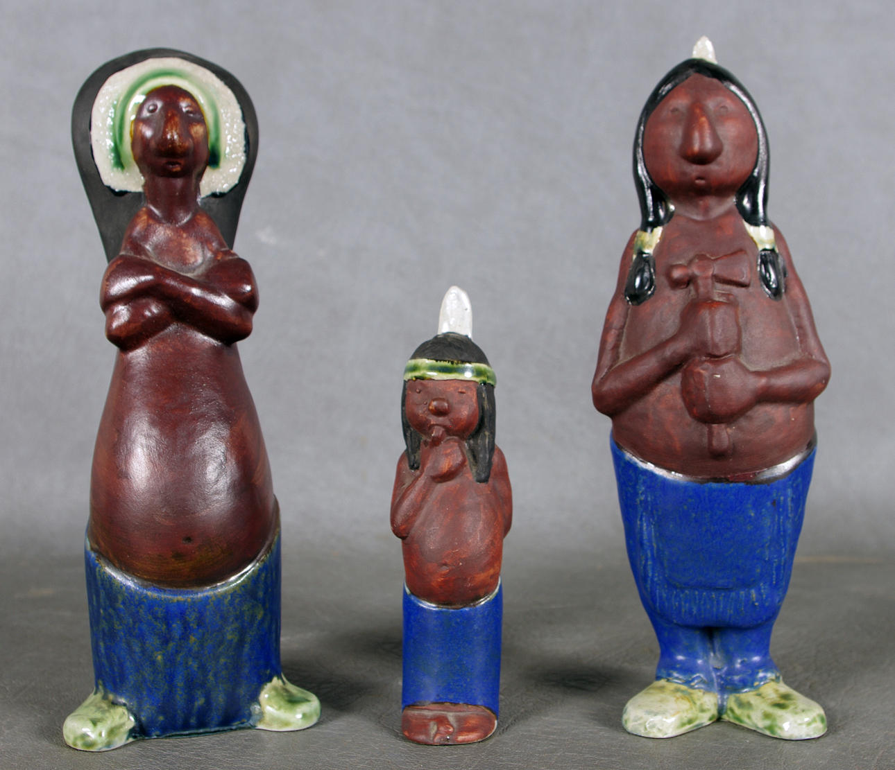 KERAMIKFIGURER, 3 stycken, Indianfamilj, design Rolf Palm.
