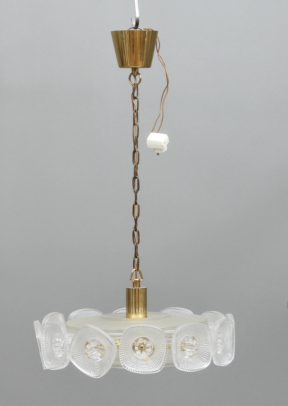 TAKLAMPA, glas och gulmetall, 1900-tal.