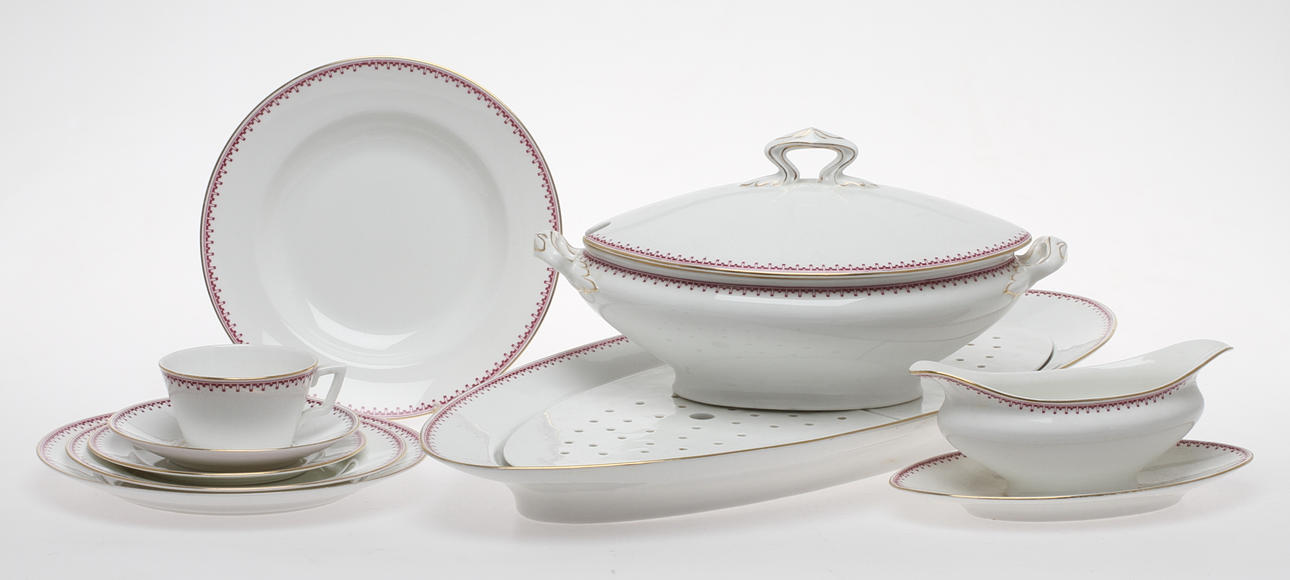 SERVISDELAR, ca 39 delar, ,porslin, "Leckö", Röstrand.