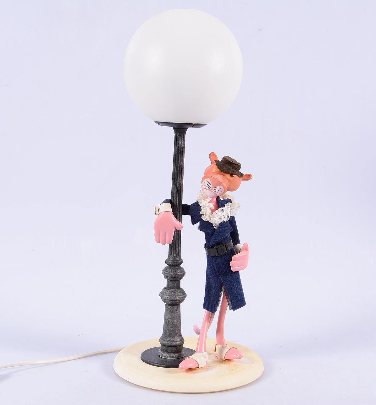 LÁMPARA DE MESA, Pantera Rosa, 1900.